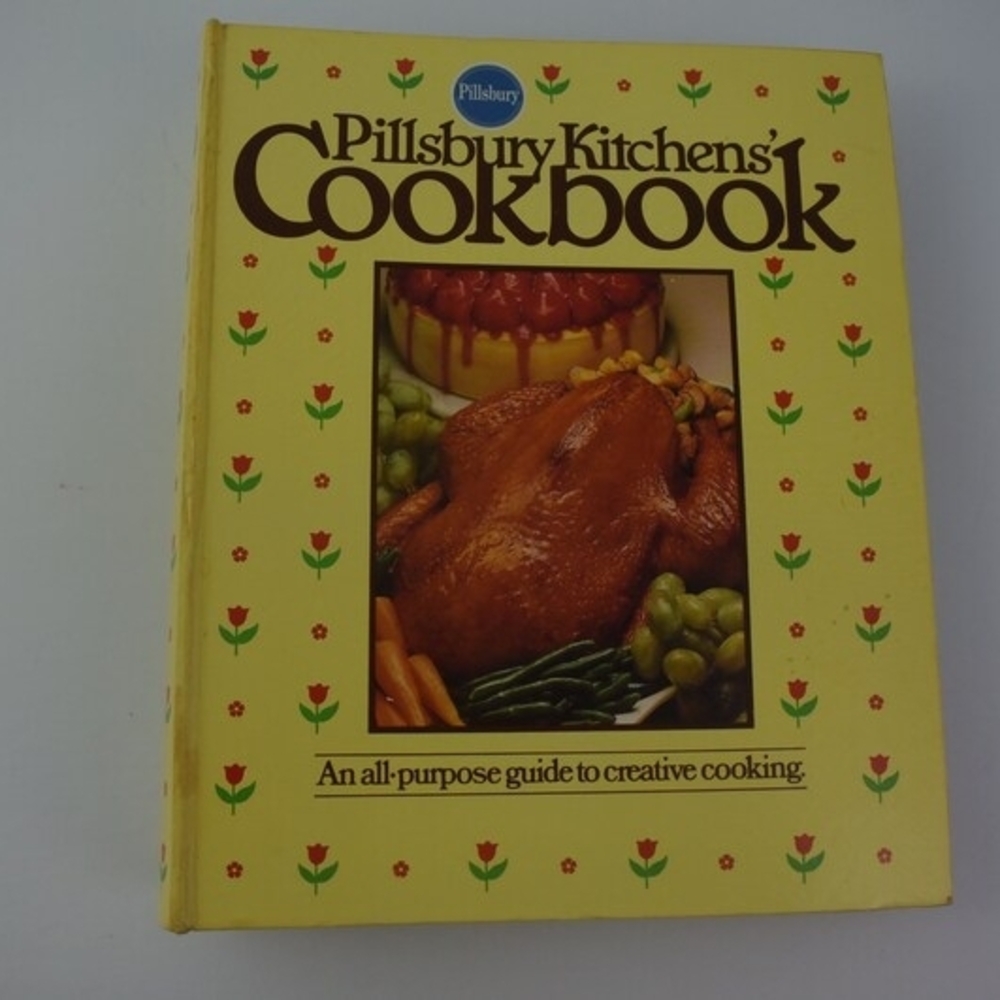 Vintage Pillsbury Kitchen's Cookbook, Pillsbury 5-Ring Binder Hardcover Cookbook